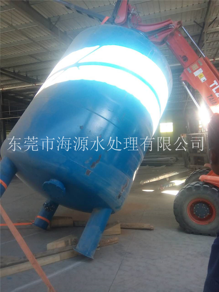 海源人員在埃及安裝工業(yè)超純水設(shè)備